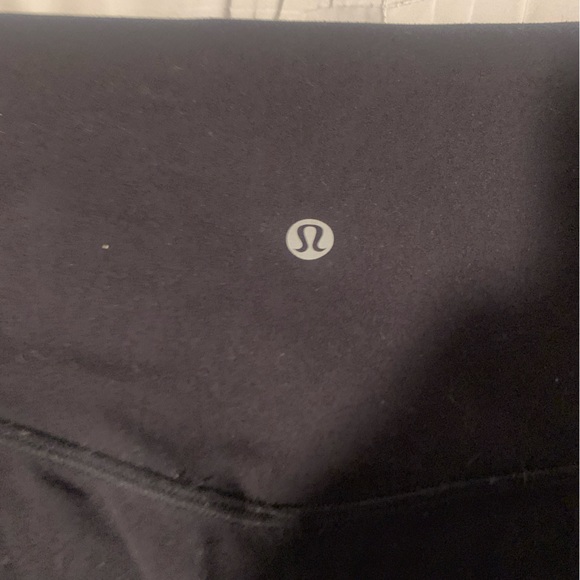 Lululemon - Picture 2 of 5